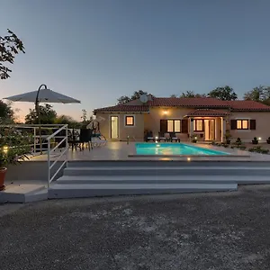 Ferienhaus Liberat - Roj414 By Interhome, Pazin